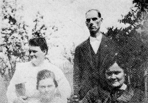 Sallie and Benjamin Shepherd (standing) with Ouida Hayslip and Elizabeth Gonia in 1921