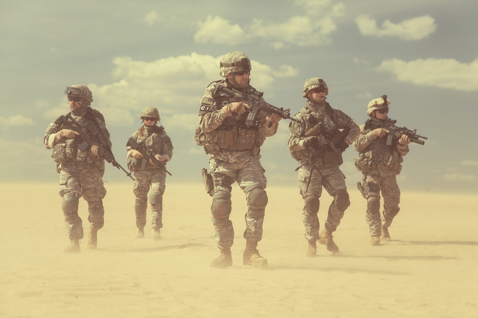 US troops in the desert